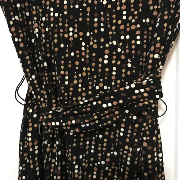 Tiana B. True wrap around dress. Size small. Wash and wear. Transitional - Picture 4 of 7